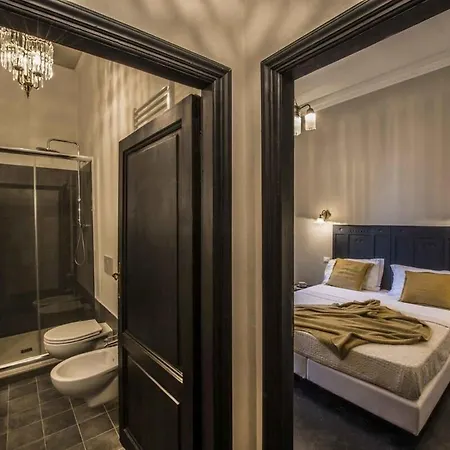 Villa Mesmerizing With Charming And Authentic View