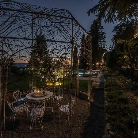 Mesmerizing With Charming And Authentic View Villa