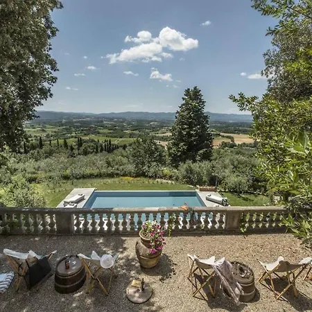 Villa Mesmerizing With Charming And Authentic View